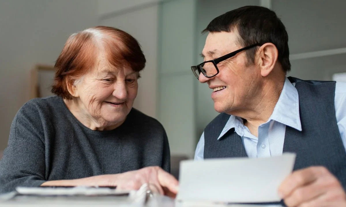 Después de los 60 años hablar de dinero puede ser complicado, pero estas recomendaciones financieras podrían ayudarte a alcanzar estabilidad.