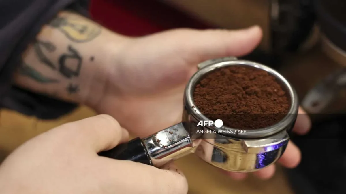 Los amantes del café en Nueva York están sufriendo el aumento de precio debido diversas problemáticas como los aranceles.