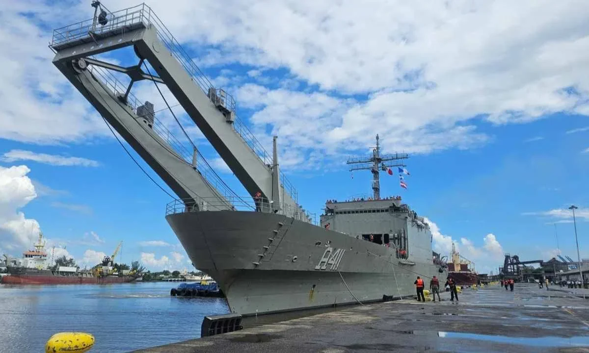 La Armada de México estableció un nuevo puente marítimo para apoyar a los damnificados en Veracruz.