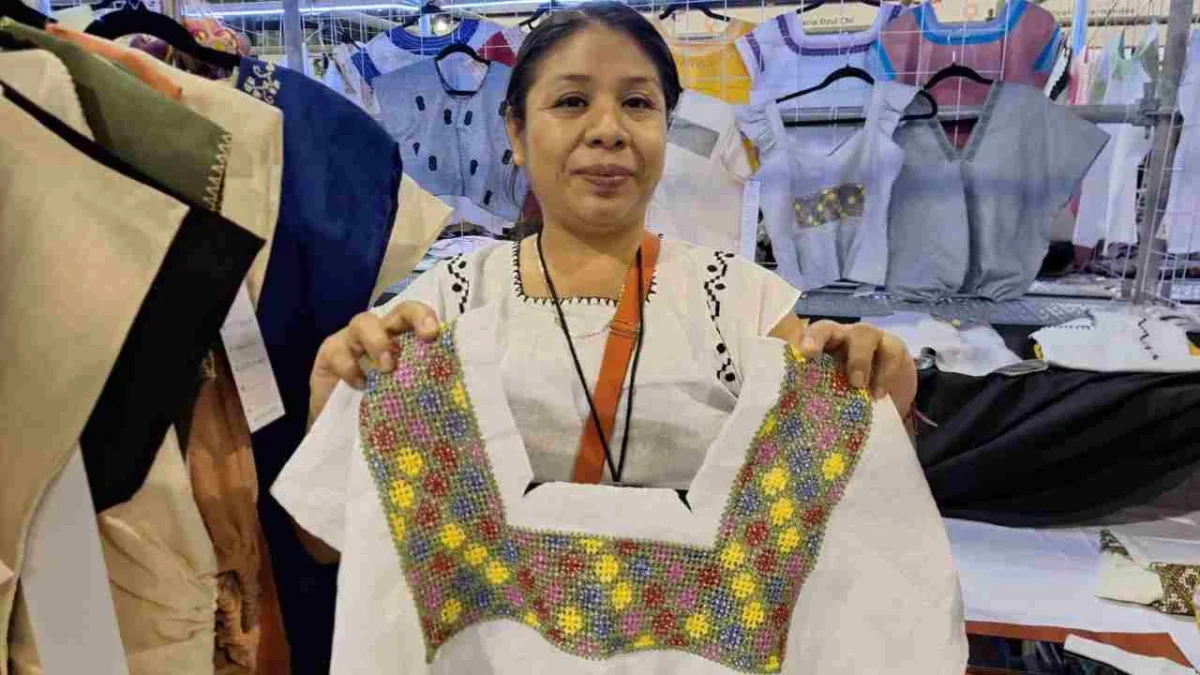 LABOR. Mujeres como Fidelia, Delia, Nidia y Florita no sólo bordan flores o grecas, sino relatos de resistencia y continuidad.