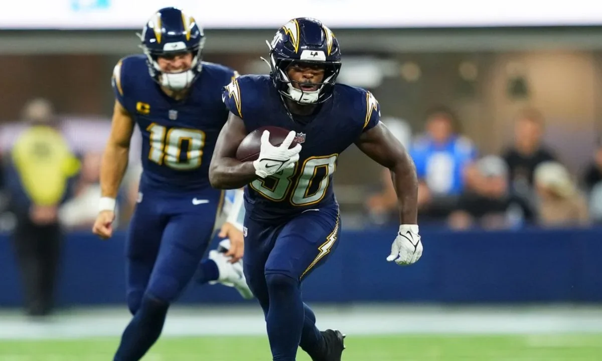 Con un marcador final de 37-10, los Chargers igualaron en victorias a los Broncos de Denver, tras vencer a los Vikings de Minnesota.