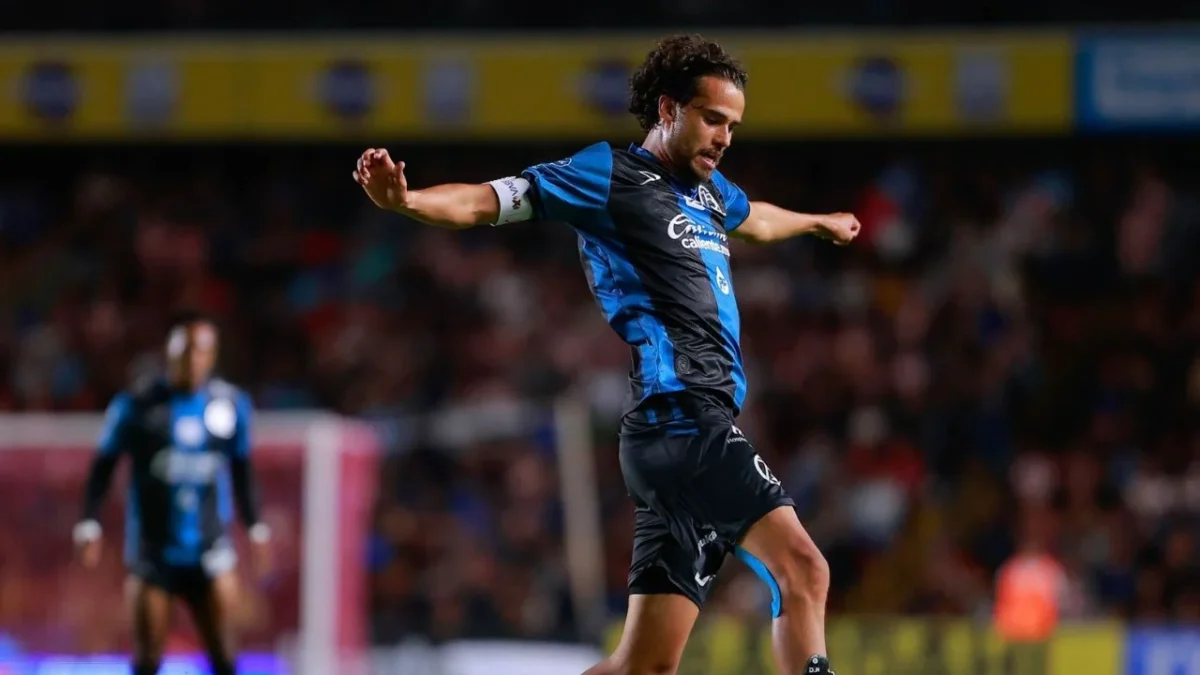 De manera sorpresiva, las Chivas del Guadalajara cayeron ante los Gallos Blancos en su visita a Querétaro, en la jornada 14.