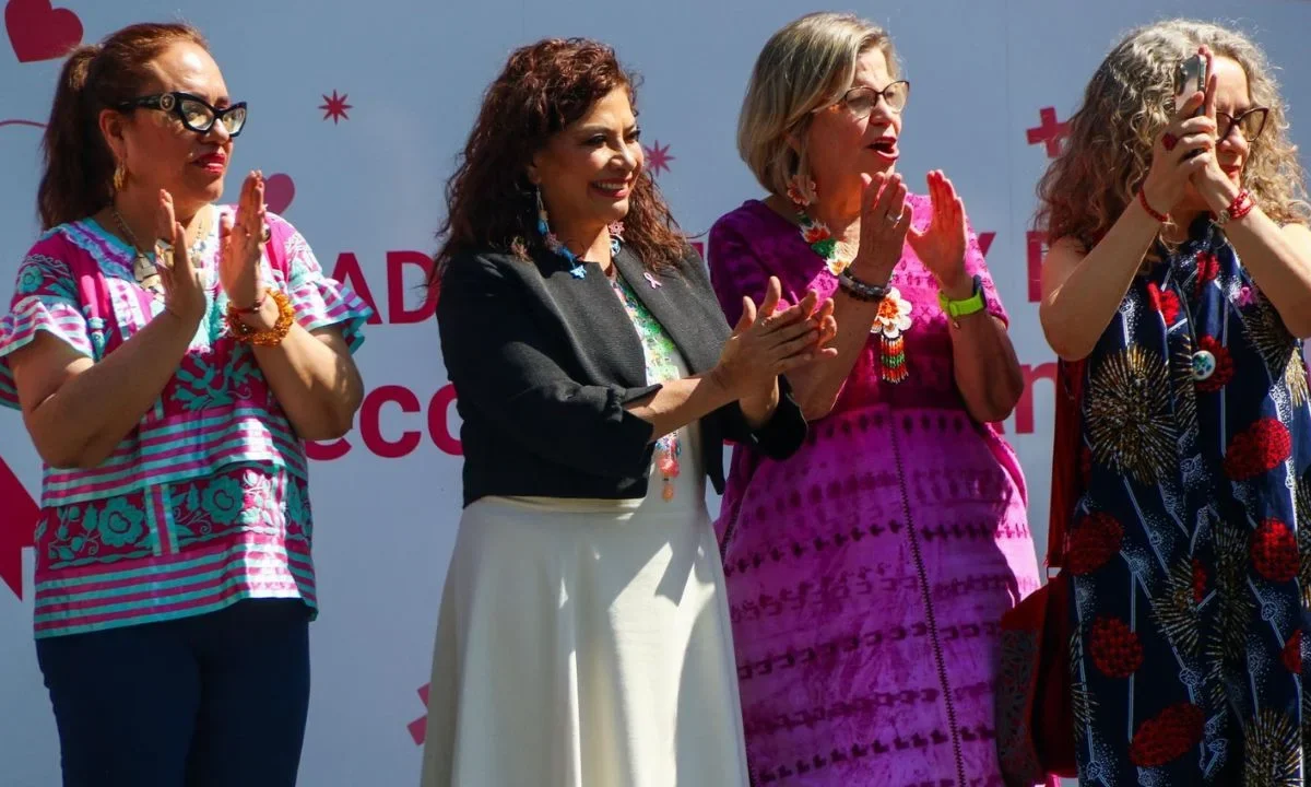 La Jefa de Gobierno Clara Brugada convocó a realizar la clase de autoexploración mamaria más grande del mundo en CDMX.