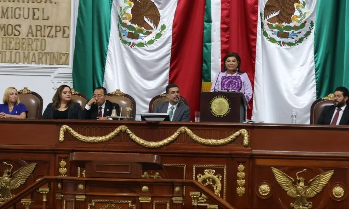 Ante el Congreso de la Ciudad de México, Clara Brugada rindió su primer informe de Gobierno.