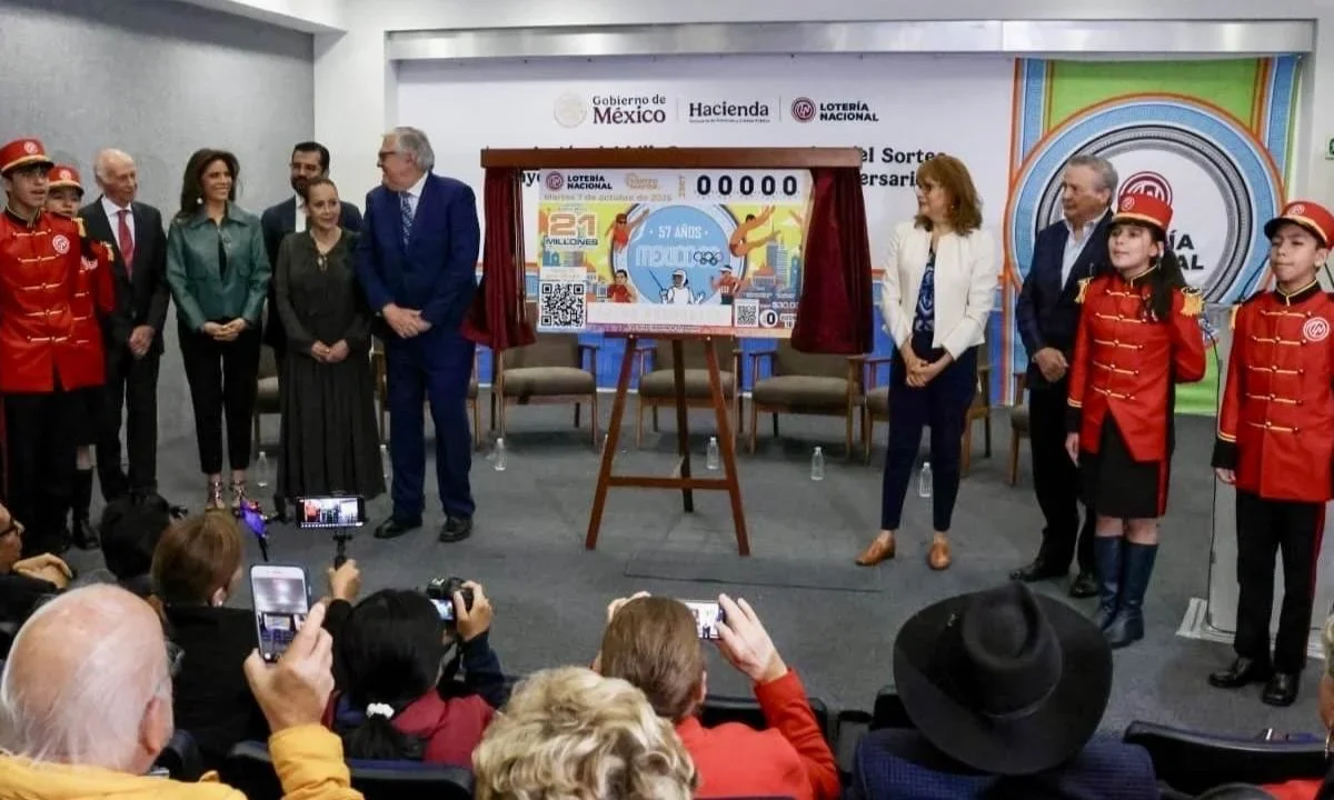 Develan el billete de Lotería para conmemorar el 57 aniversario de los Juegos Olímpicos de 1968 que se realizaron en México.