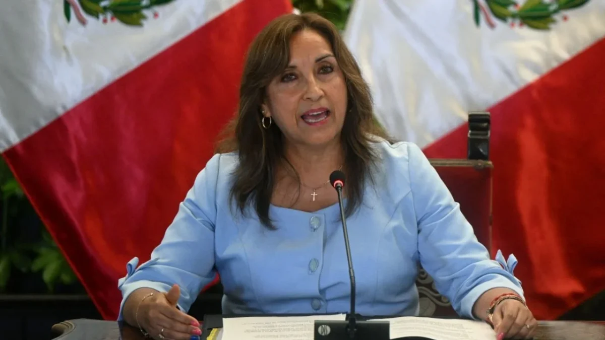 Legisladores votaron en el Congreso de Perú a favor de destituir a la presidenta Dina Boluarte, criticada por no frenar el crimen en el país.