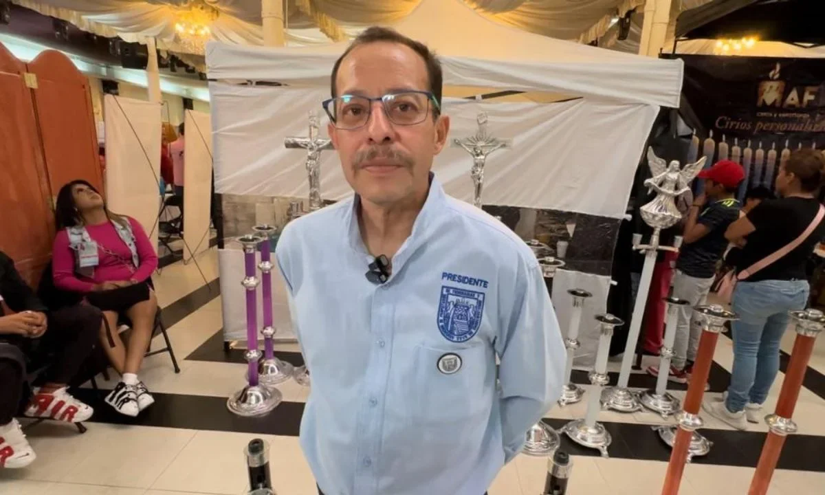 El negocio es redituable, pero muy complejo y debe conocerse ampliamente, dijo David Vélez, propietario de las pompas fúnebres.