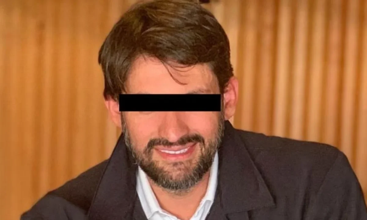 Víctor Manuel Álvarez Puga enfrenta un proceso judicial que definirá su posible deportación a México por delitos financieros.