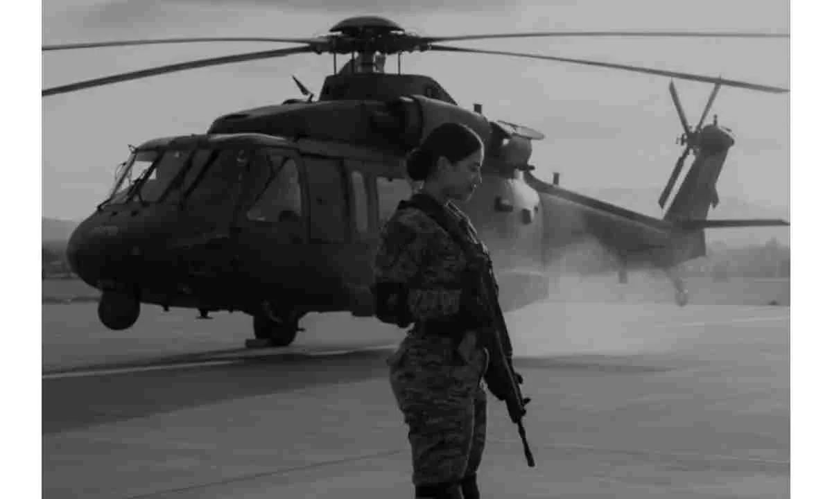 FUNERAL. Fanny fue despedida entre flores y fotos de su corto paso por la Guardia Nacional.