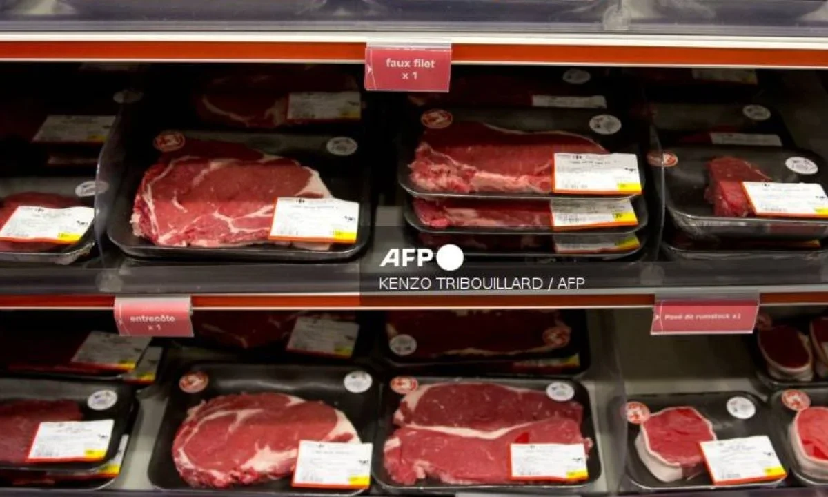 El presidente Donald Trump dijo a reporteros que es posible que Estados Unidos empiece a comprar carne de res argentina.
