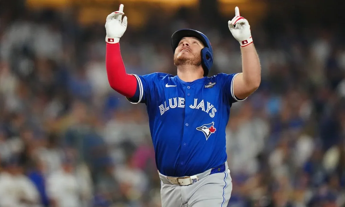 Alejandro Kirk no ha desentonado en su rendimiento para confirmar un 2025 histórico a nivel individual y pelear con Blue Jays por el título.
