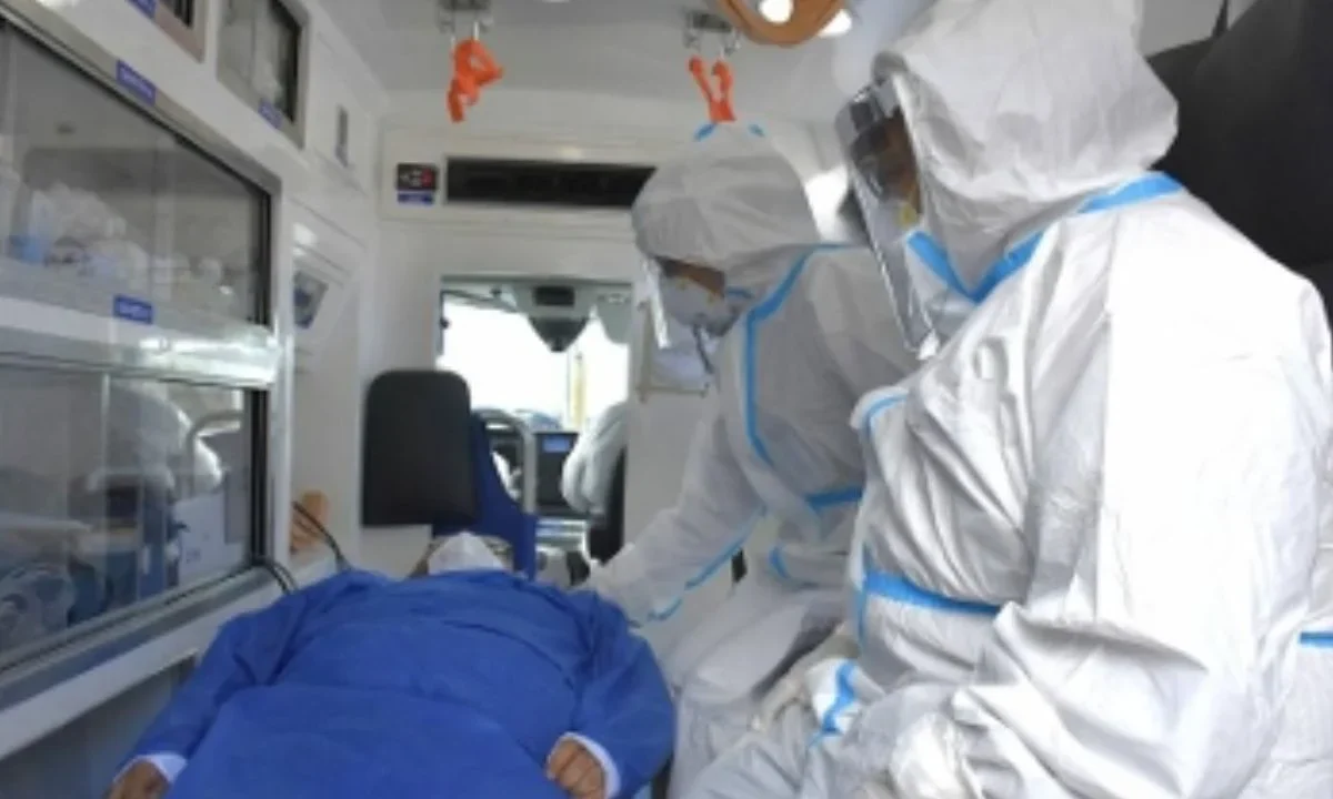 El adiestramiento para prevenir riesgos sanitarios en Campeche se llevó a cabo a escala real con médicos, paramédicos, ambulancias y equipo.
