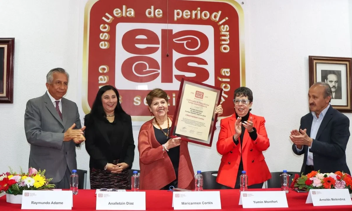 El premio se entrega cada año por la Escuela de Periodismo Carlos Septién García, para reconocer a periodistas mexicanos íntegros.