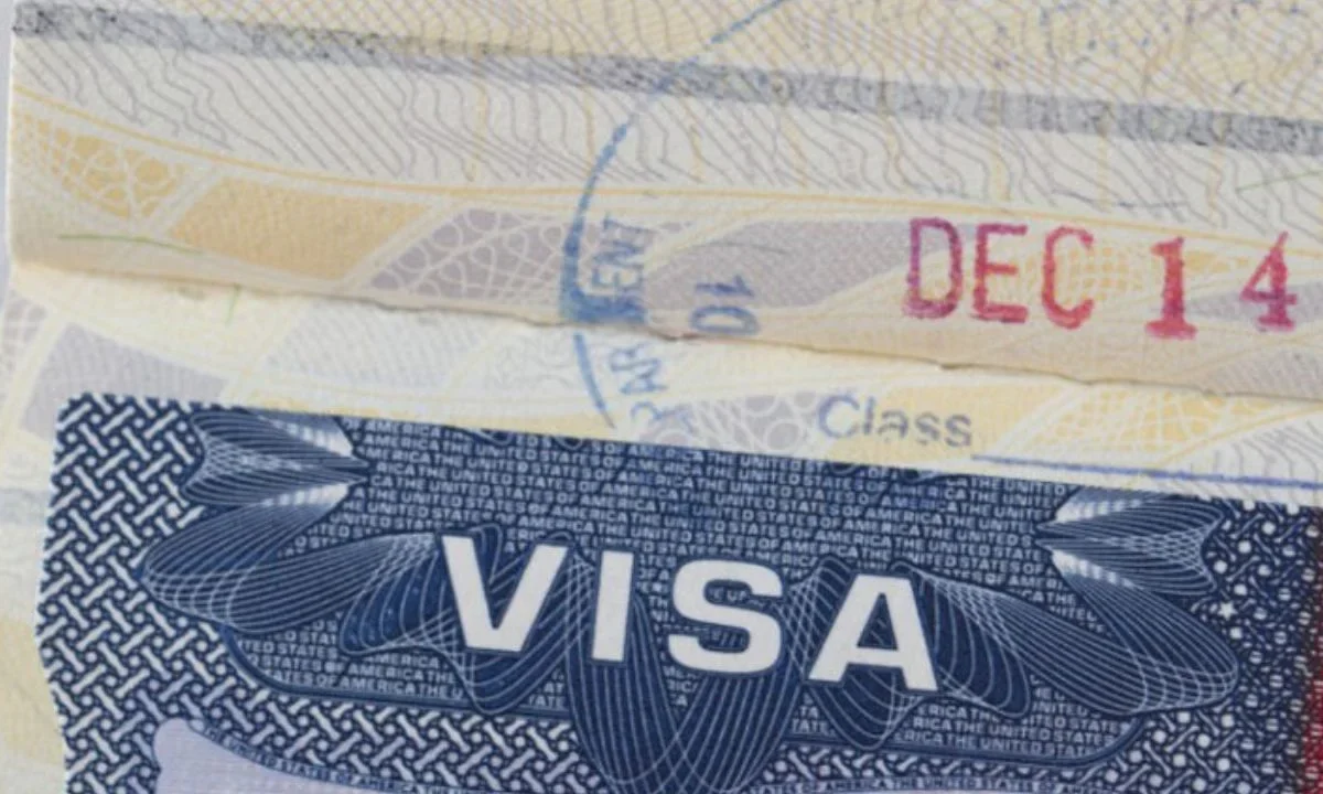 Estados Unidos habría retirado visas a 50 políticos mexicanos, según Reuters