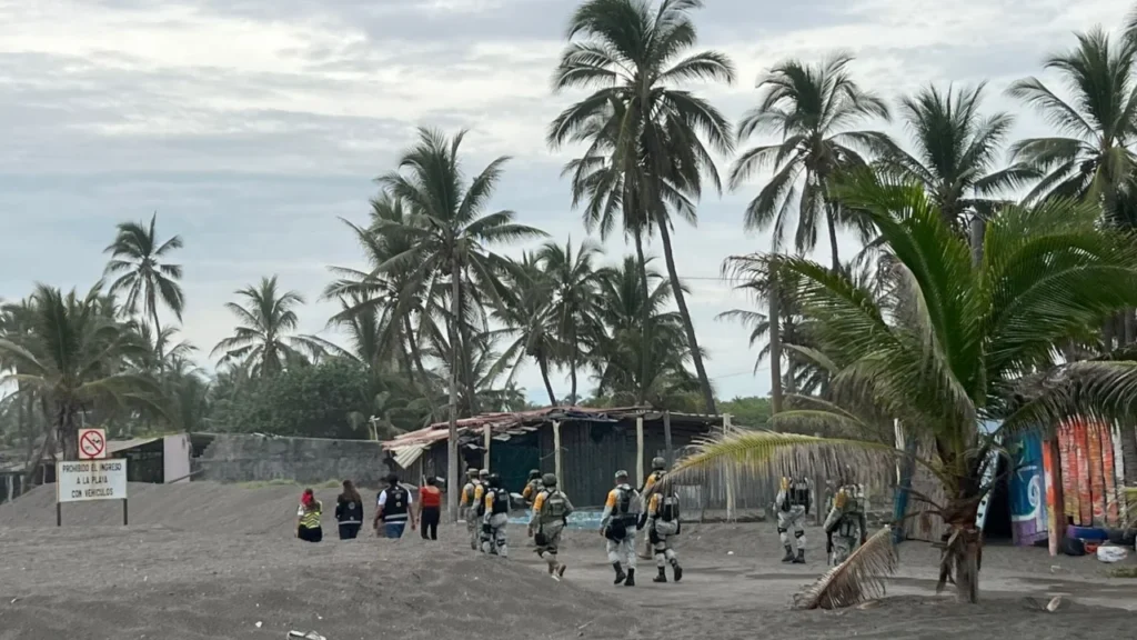 Priscilla se intensificó a huracán categoría 1; autoridades realizan evacuaciones y labores de protección civil en zonas vulnerables.
