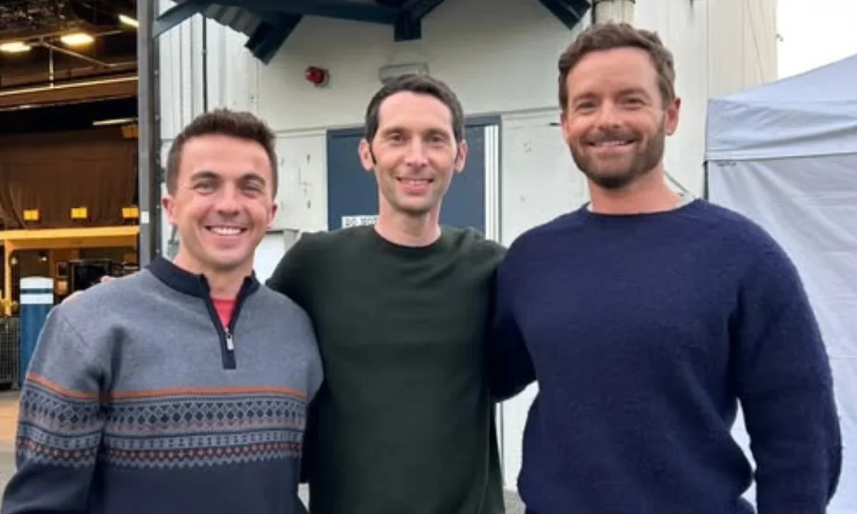 Frankie Muniz, protagonista de la serie ‘Malcolm el de en medio’, compartió una nueva fotografía con sus ‘hermanos’.