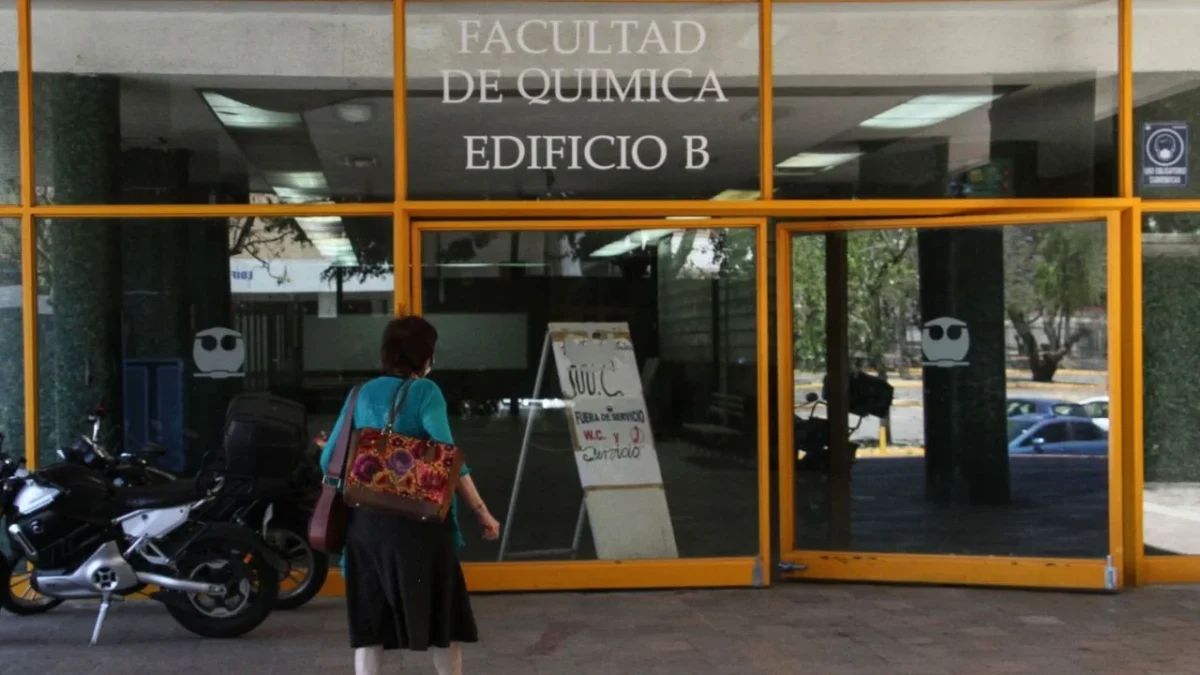 La Facultad de Química UNAM comunicó que tras escuchar a los estudiantes, se cancela el regreso a clases presenciales y seguirán en línea.