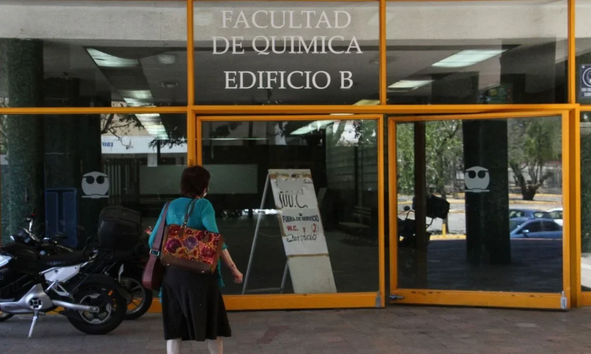 La Facultad de Química UNAM comunicó que tras escuchar a los estudiantes, se cancela el regreso a clases presenciales y seguirán en línea.