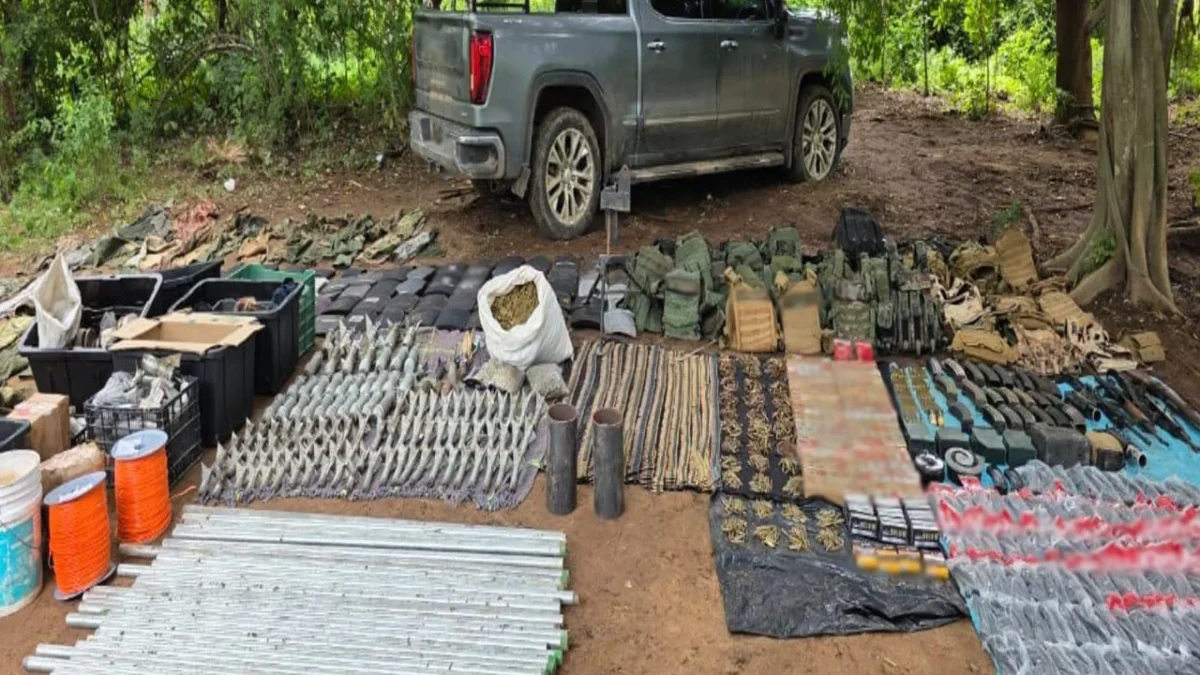 La Guardia Nacional y el Ejército aseguraron explosivos, armas y drogas en acciones coordinadas en Nayarit, Sinaloa y Michoacán.