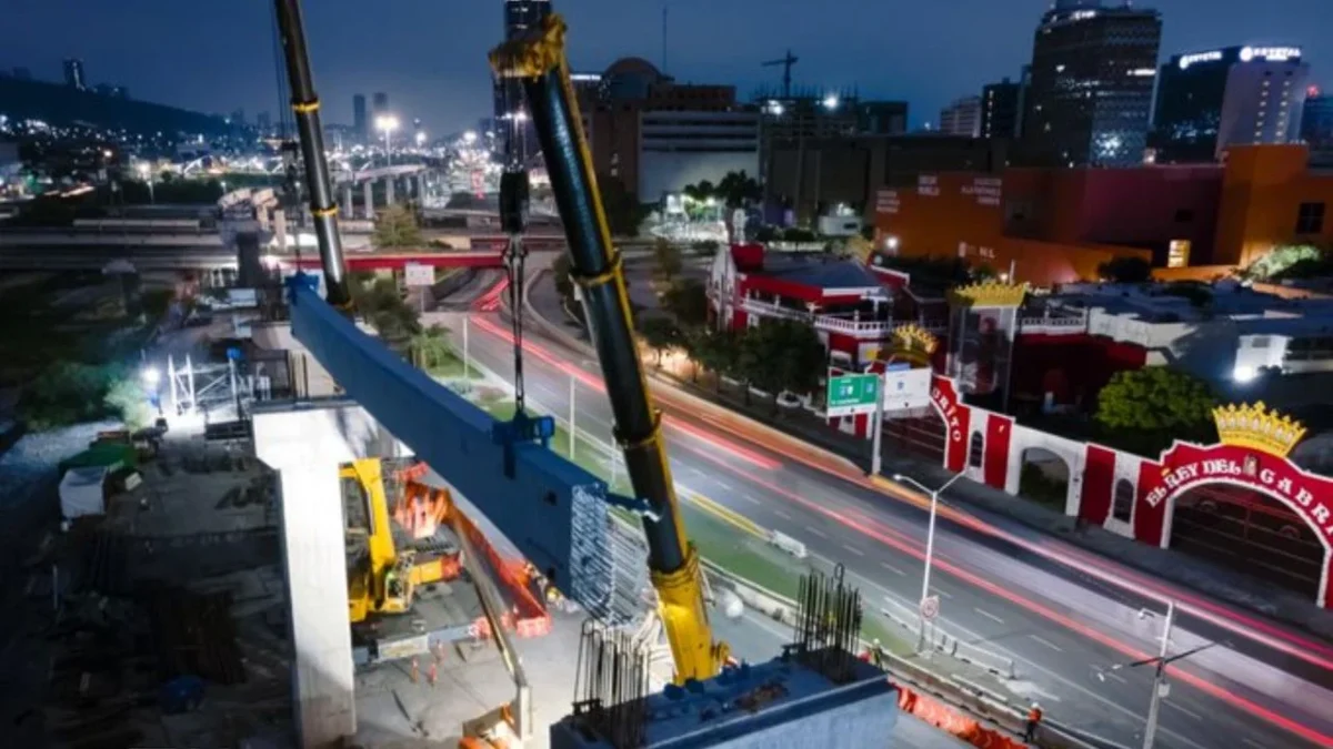 Hernán Villarreal, titular de la Secretaría de Movilidad de NL, anunció correcciones en la obra de la Línea 4 del Metro de Monterrey.