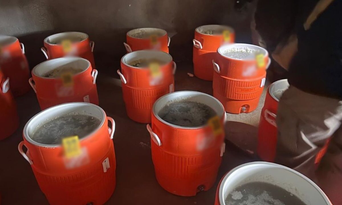 Golpe al crimen organizado: el fin de semana, Fuerzas Federales aseguraron 2.8 toneladas de metanfetamina en Sonora y Baja California.