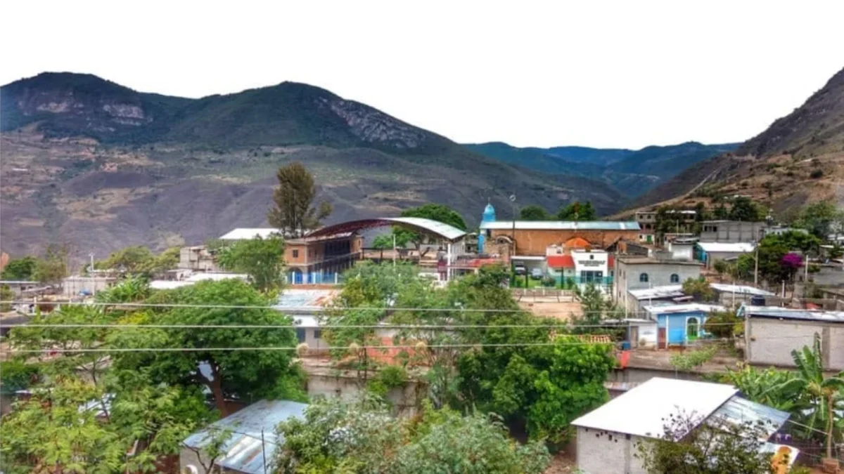 La Fiscalía de Oaxaca sigue varias líneas de investigación sobre el hallazgo en Santa María Texcatitlán, entre ellas un linchamiento.