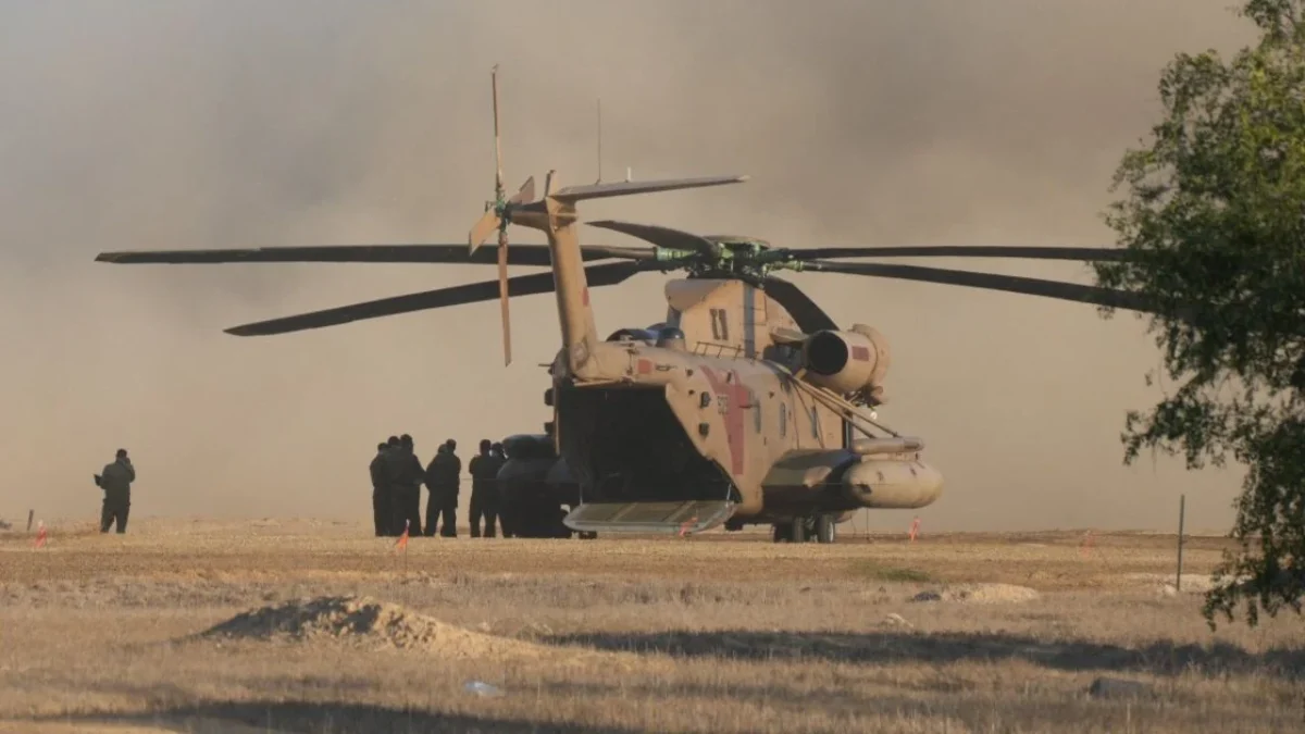 Hamás entregó a los primeros siete rehenes vivos, de un total de 20 que deben quedar liberados, informó el ejército israelí.