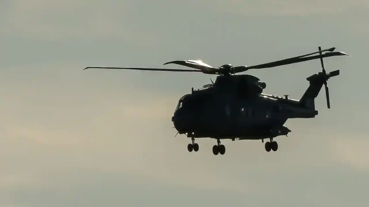 helicóptero MH-60M Black Hawk