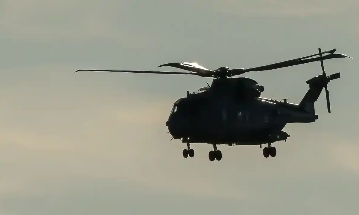 helicóptero MH-60M Black Hawk