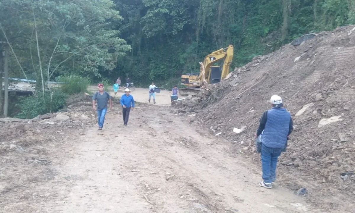 Ante la emergencia por lluvias, el Gobierno de Hidalgo informó de la apertura parcial de la conectividad en la Sierra Otomí-Tepehua.
