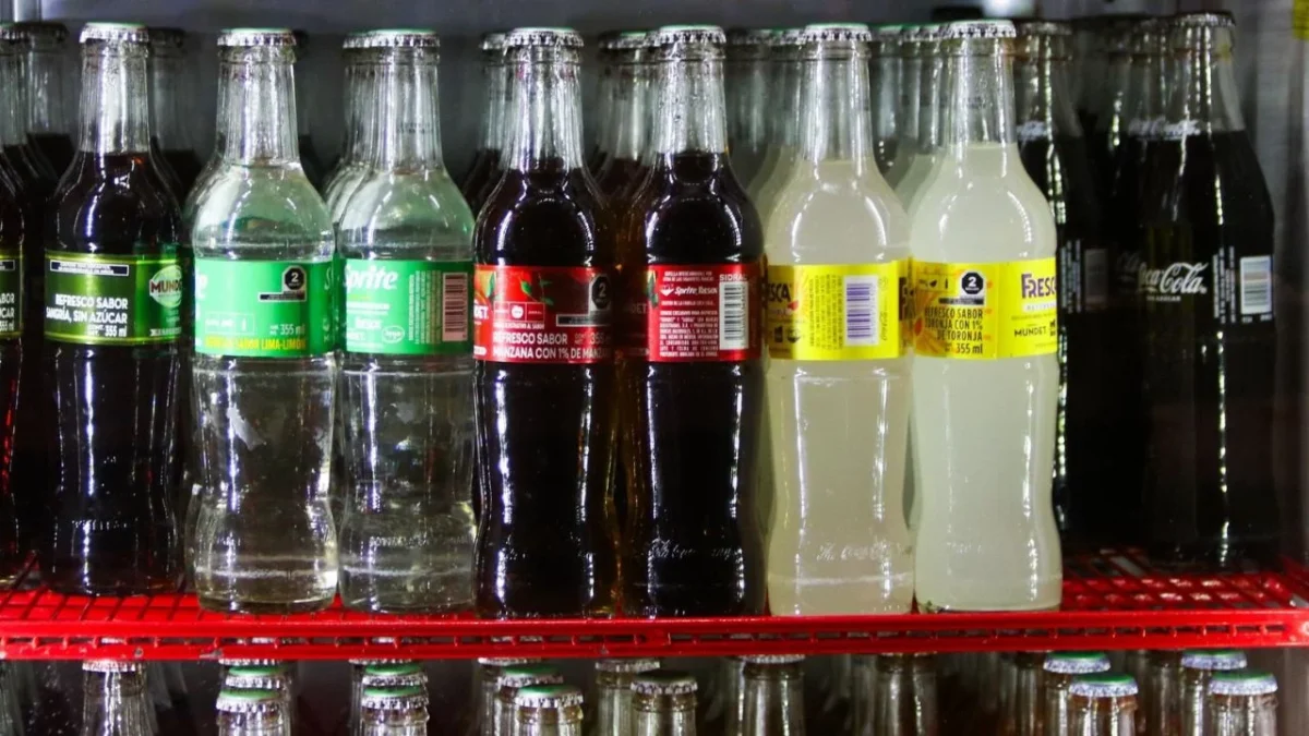 Cámaras empresariales pidieron a diputados frenar el aumento al Impuesto Especial sobre Producción y Servicios (IEPS) a bebidas azucaradas.