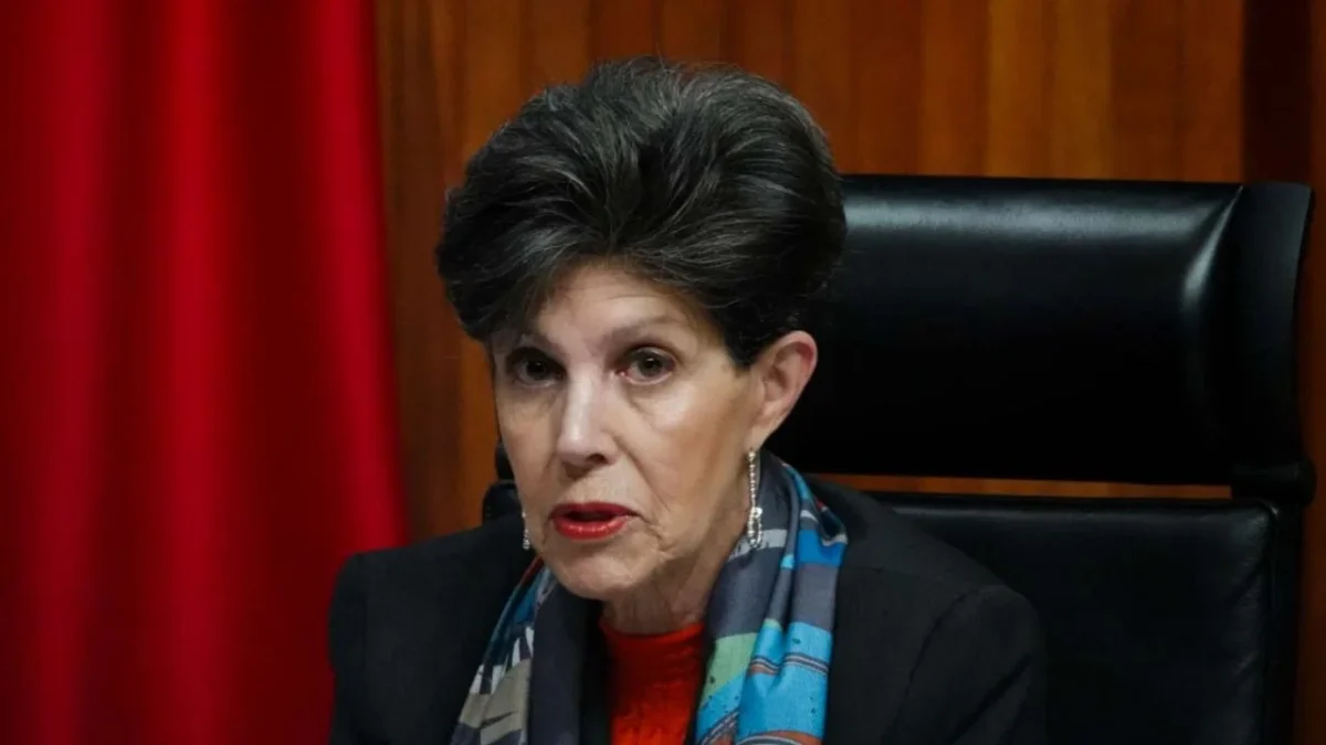 La magistrada de la Sala Superior del TEPJF, Janine Otálora, notificó al Senado de la República que dejará su cargo.