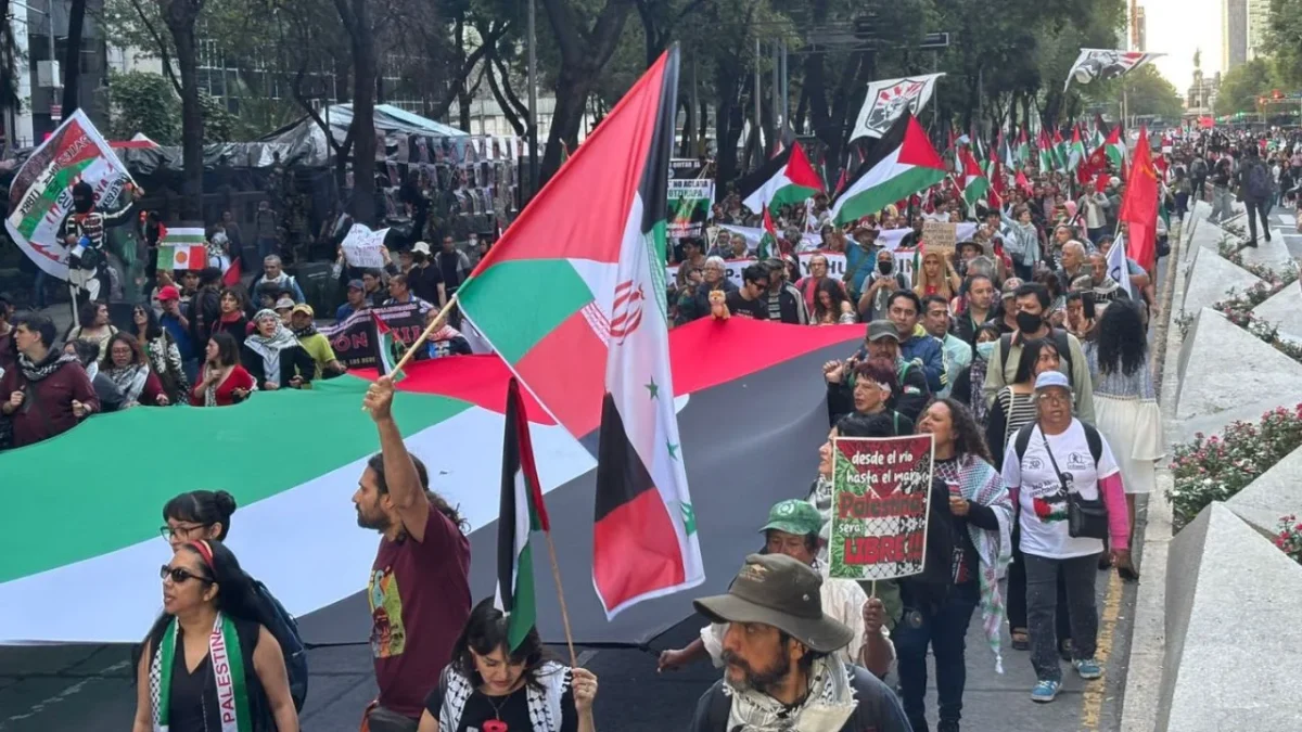 Marchan en Paseo de la Reforma por Palestina a horas de que Israel liberara a mexicanos de Flotilla Global Sumud.