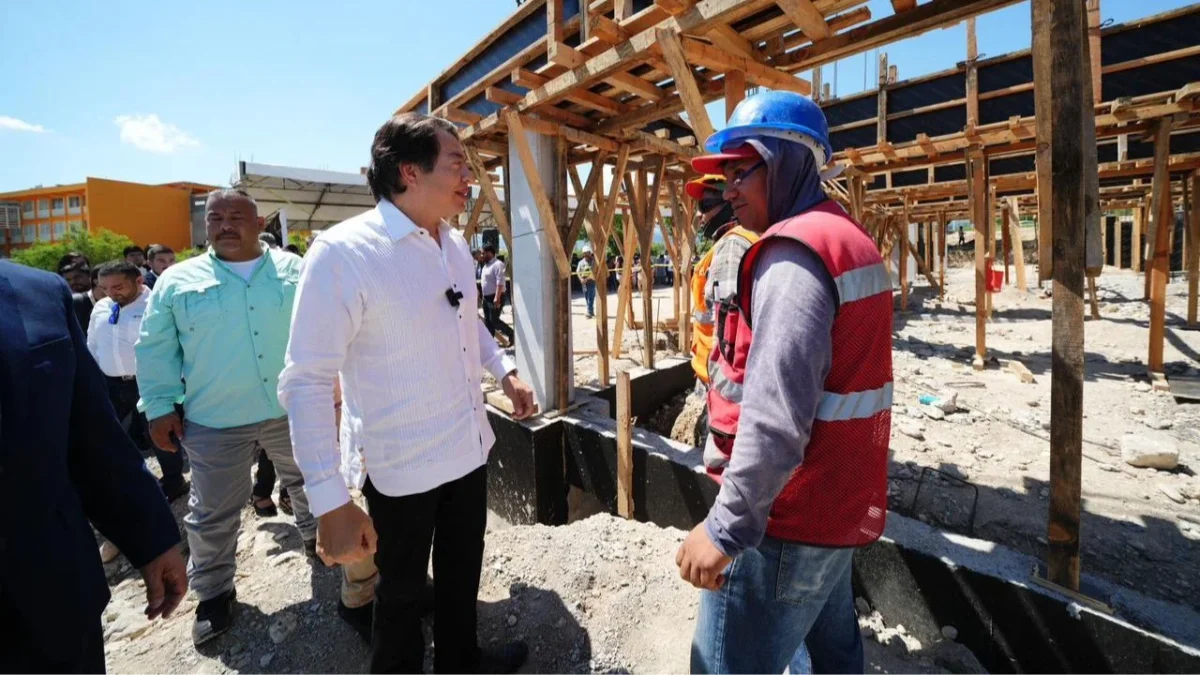Mario Delgado, titular de la SEP, acudió a varios estados para supervisar avances en construcción de escuelas de bachilleratos.