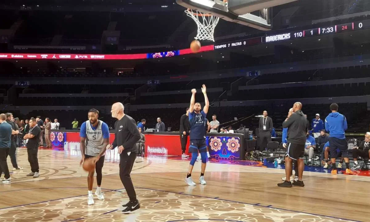 Los Maverick Dallas de la NBA disfrutan su octava visita a México.