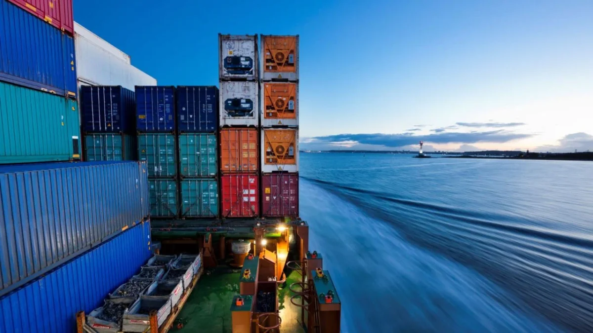 Aranceles de Estados Unidos sobre las exportaciones de México se ubica en 7.5%, una cifra menor al 13.4% prevista en agosto: Moody’s.