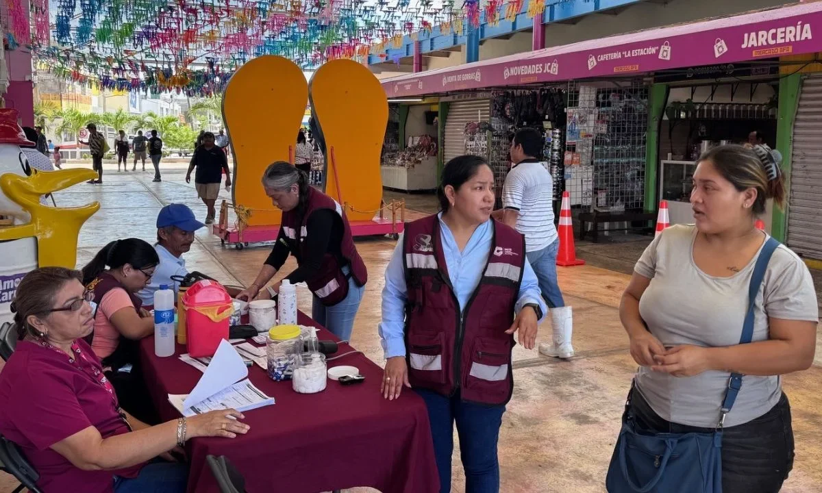 La campaña en el Mercado 'Alonso Felipe Andrade' busca prevenir la obesidad y el sobrepeso que causan enfermedades cardiometabólicas.