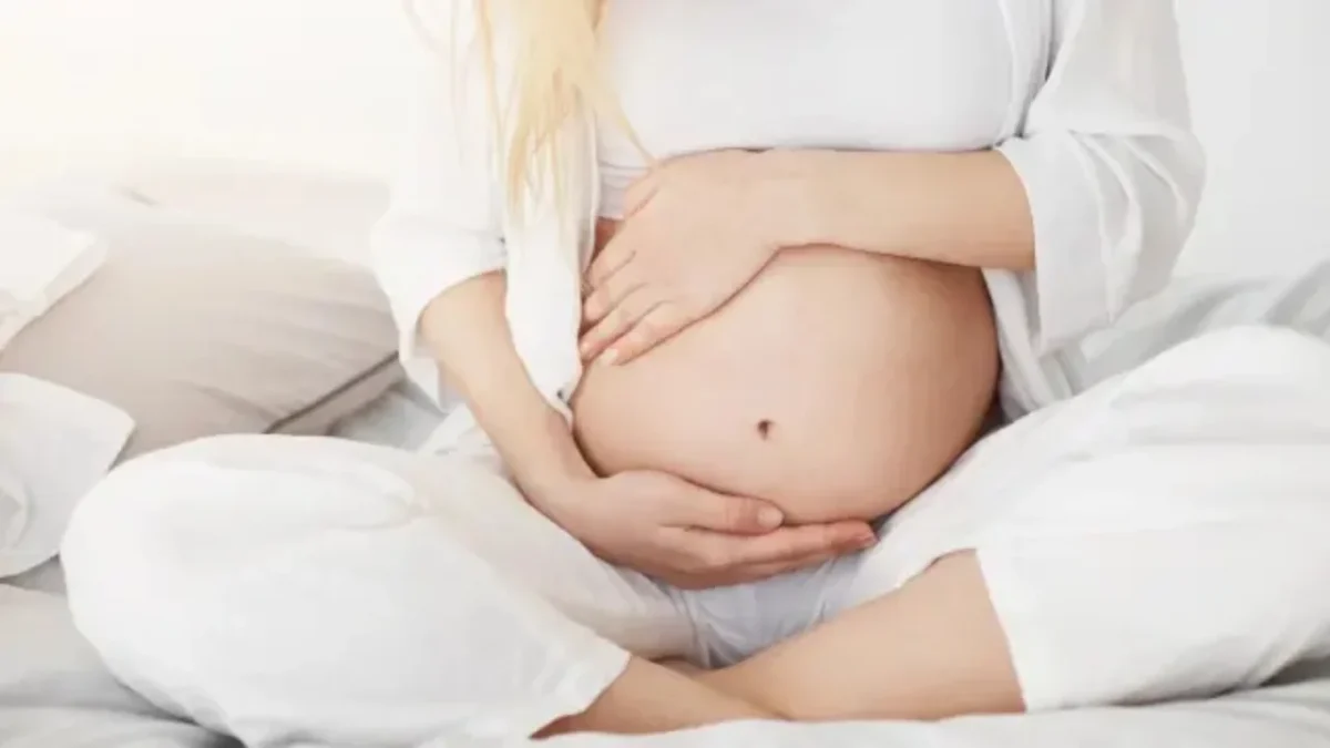 La Vida por Delante promueve una visión positiva de la maternidad y paternidad, destacando su papel transformador en la sociedad mexicana.