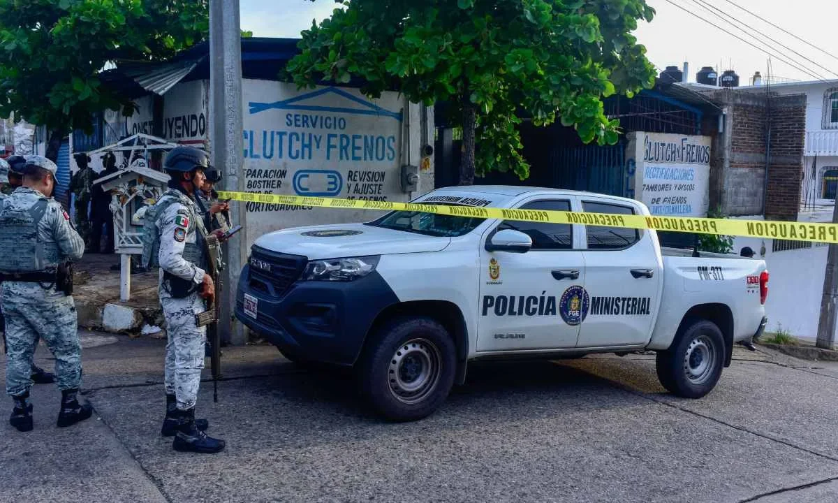 Un bebé murió tras un ataque a un taller mecánico de Acapulco, Guerrero.