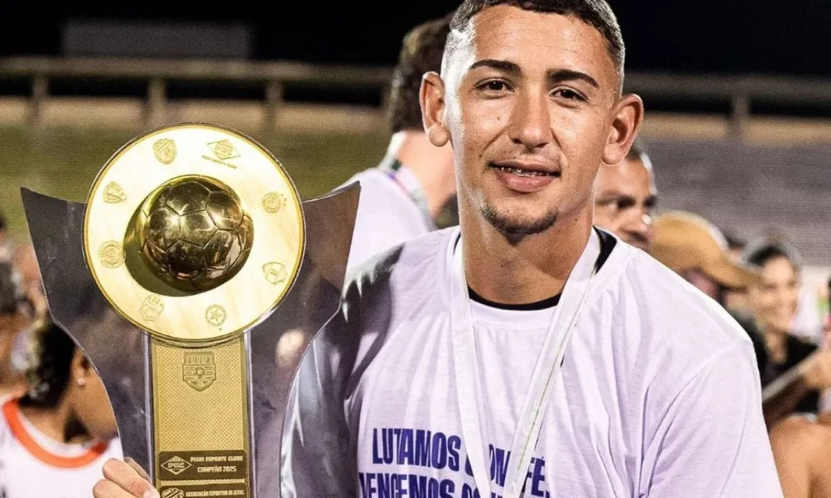 Muere el futbolista Antony Ylano tras chocar con una vaca