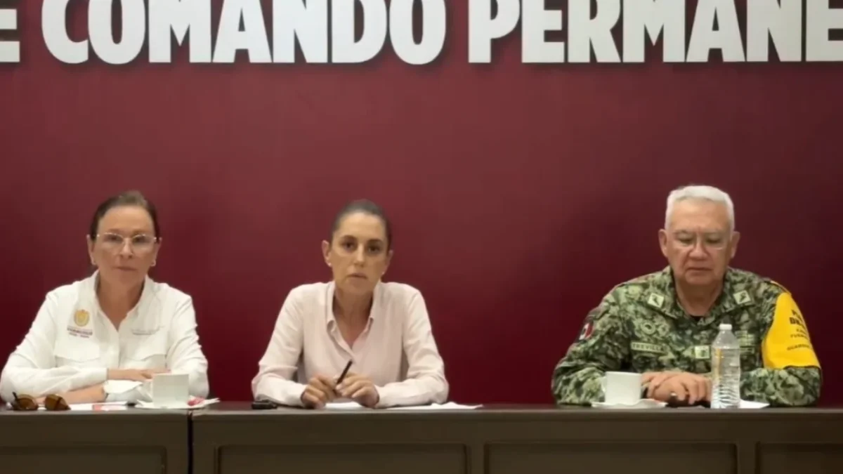 La presidenta Claudia Sheinbaum encabeza el centro de comando en Poza Rica, Veracruz, coordinando ayuda a damnificados y limpieza de caminos.