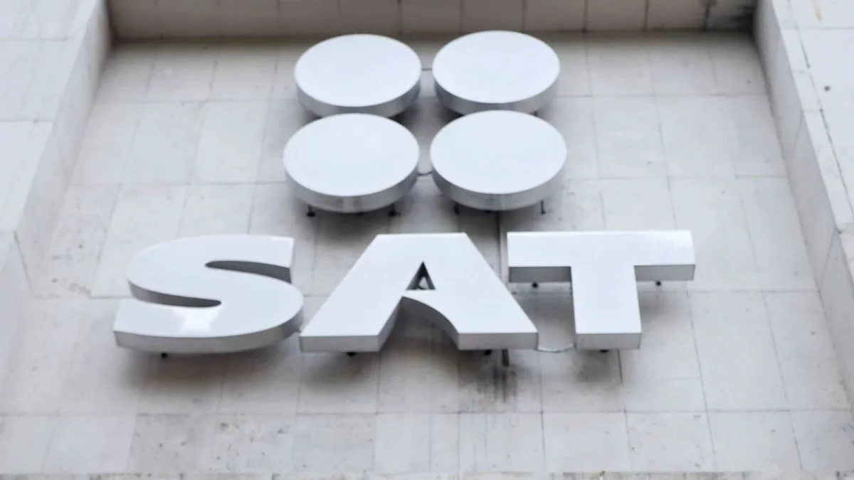 'Se está difundiendo información falsa, dicen que se va a estar espiando a la gente… y eso es completamente falso", asegura Gari Flores, encargado de la recaudación del SAT.