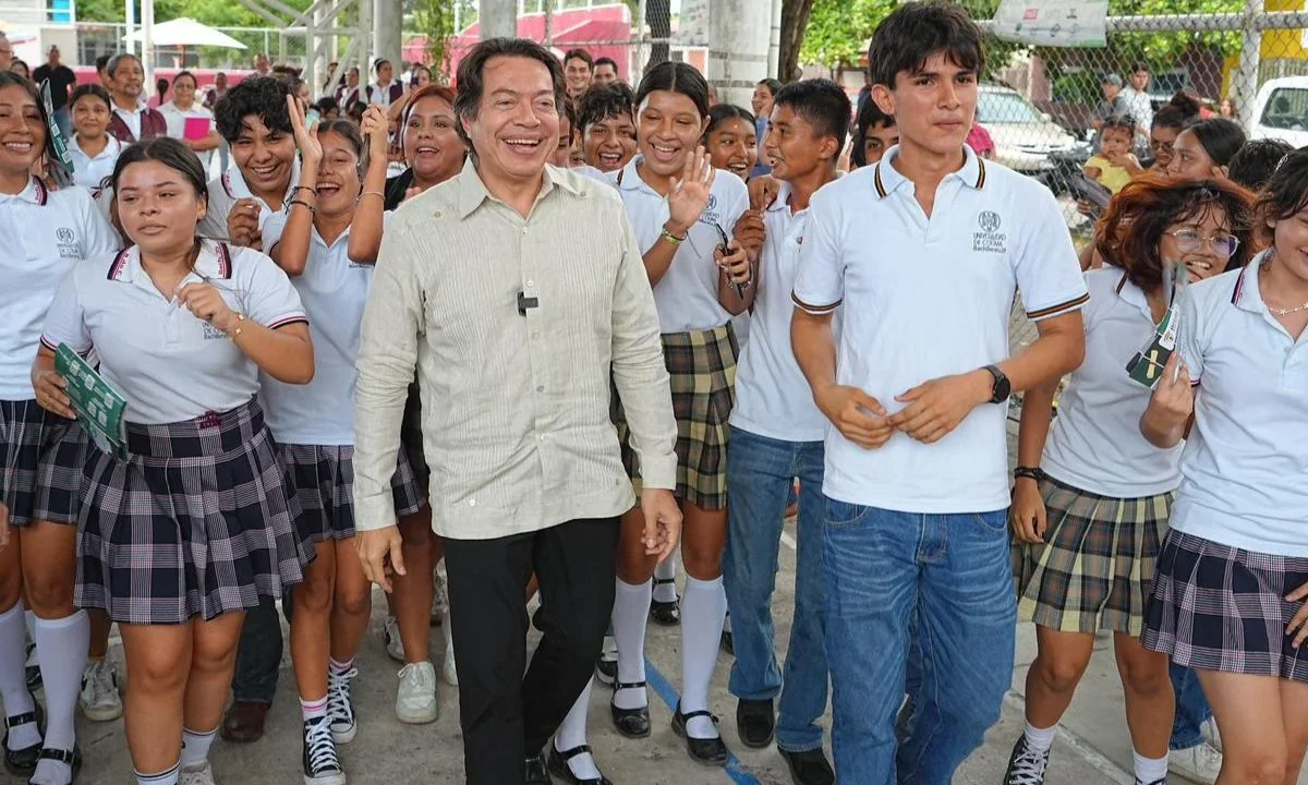 Mario Delgado, SEP, Estudiantes