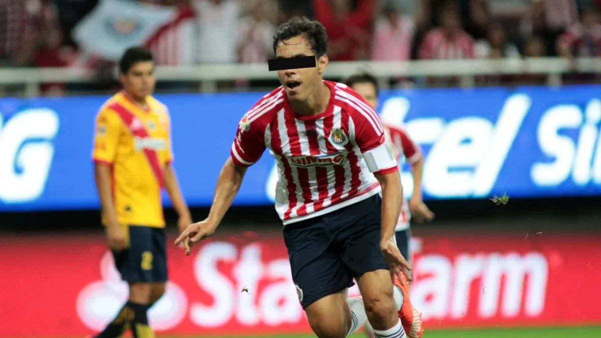 El exfutbolista Omar "N" tiene al menos dos carpetas más de investigación en su contra.
