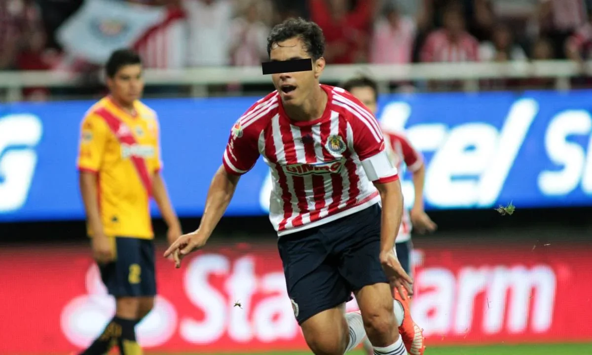 El exfutbolista Omar "N" tiene al menos dos carpetas más de investigación en su contra.