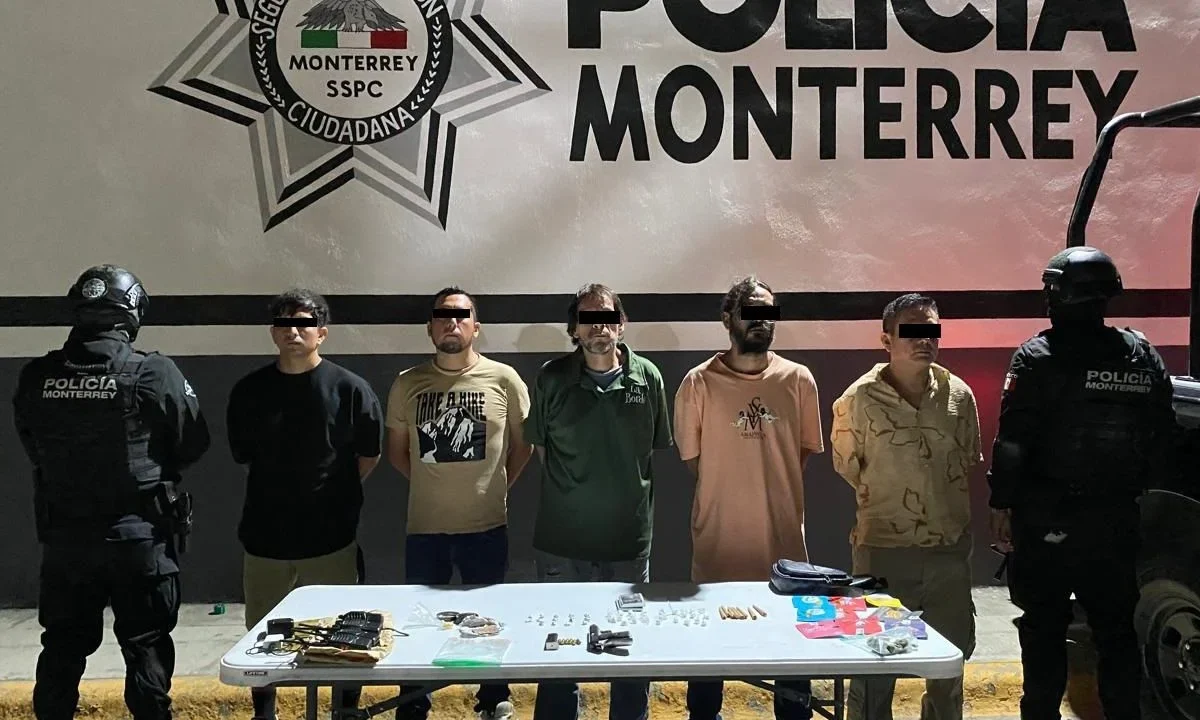 Hubo detenidos, decomisos y clausuras tras operativos en bares de Monterrey. Adrián de la Garza, alcalde, advierte que no permitirá atentar contra seguridad.