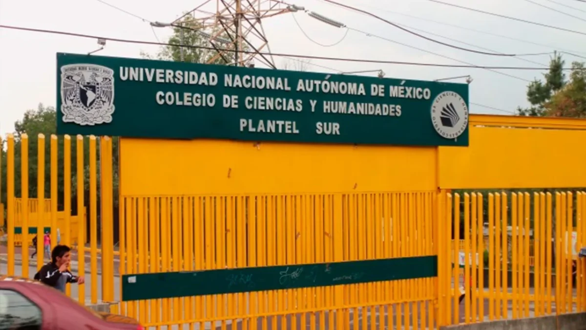 El director general del CCH, Benjamín Barajas Sánchez, y la directora del plantel Sur, Susana Lira de Garay, encabezaron la reunión con profesores.