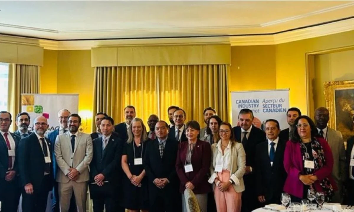 Promueve embajador intercambio comercial y producción agrícola entre México y Canadá
