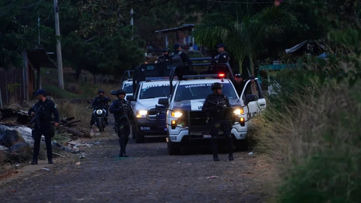 La Secretaría de Seguridad Pública de Michoacán reportó dos balaceras distintas que dejaron cuatro personas fallecidas y varios heridos.