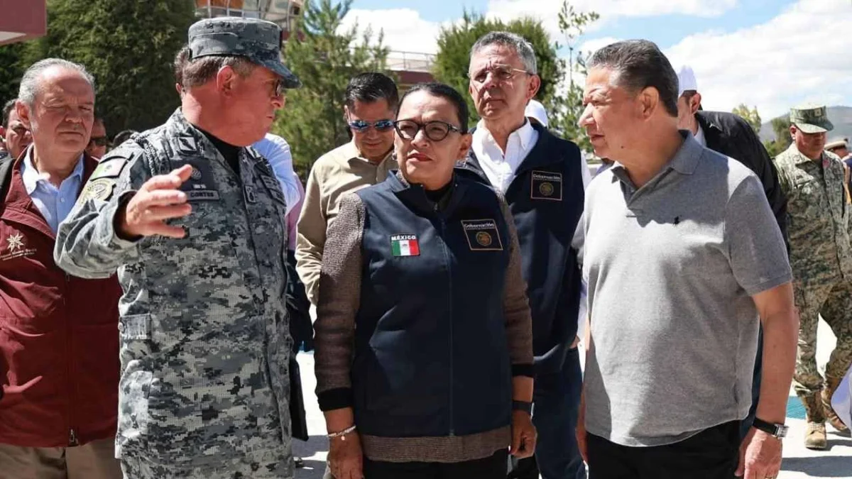 Rosa Icela sobrevoló, junto al gobernador Julio Menchaca, las comunidades de Hidalgo afectadas por las lluvias recientes.